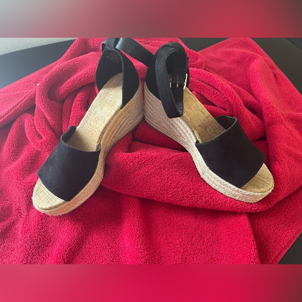 Womens Flat Wedge Sandals with Adjustable Strap Size 37 - VEGAN Call It Spring